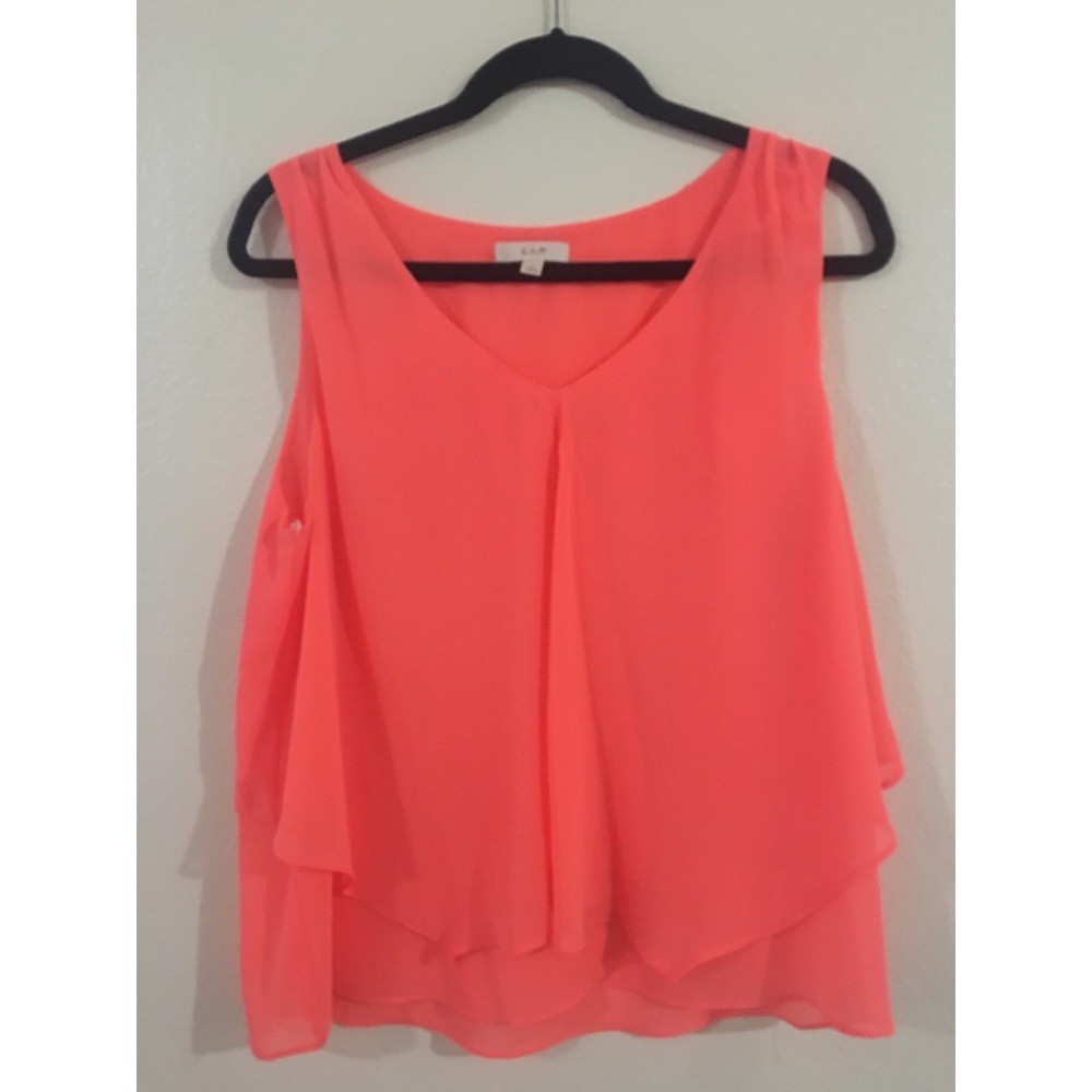 E&M brand (E hanger M) Sleevless Top